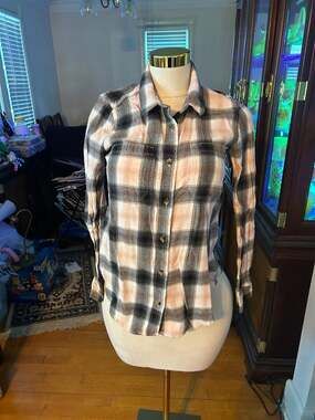 Vans woman’s flannel size medium